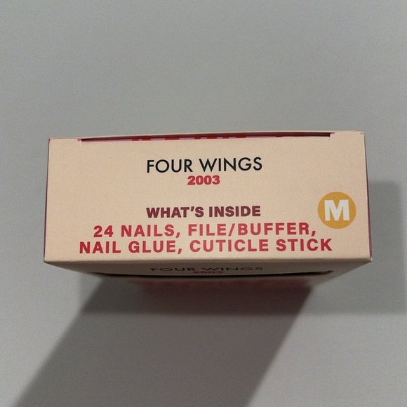 Hello Love Press-On Nails - “Four Wings” Design (Medium Length) - Picture 3 of 4